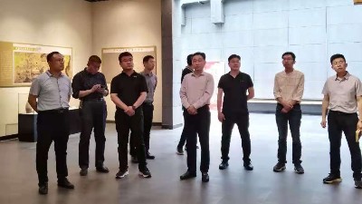 唐河縣委辦公室來金彩山酒業(yè)考察學(xué)習(xí)