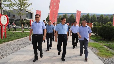 泰安市各縣市區(qū)人社局領(lǐng)導(dǎo)蒞臨公司檢查指導(dǎo)
